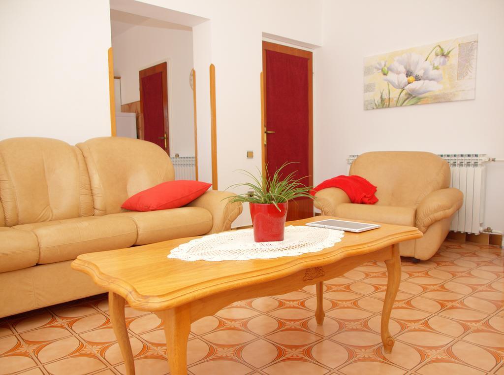 Apartment Taja Ližnjan Quarto foto